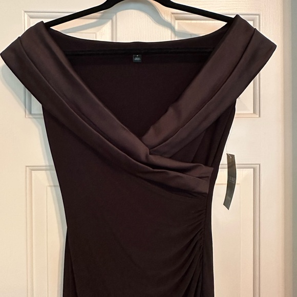 Elegant Black Off-Shoulder Dress - Picture 4 of 5